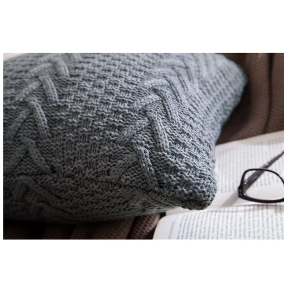 Classic White Textured Chic Fall/Winter Trendy Cute Accent Pillow for Bed/Sofa - Picture 5 of 12